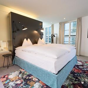 Standard Zimmer mit Kingsize-Bett